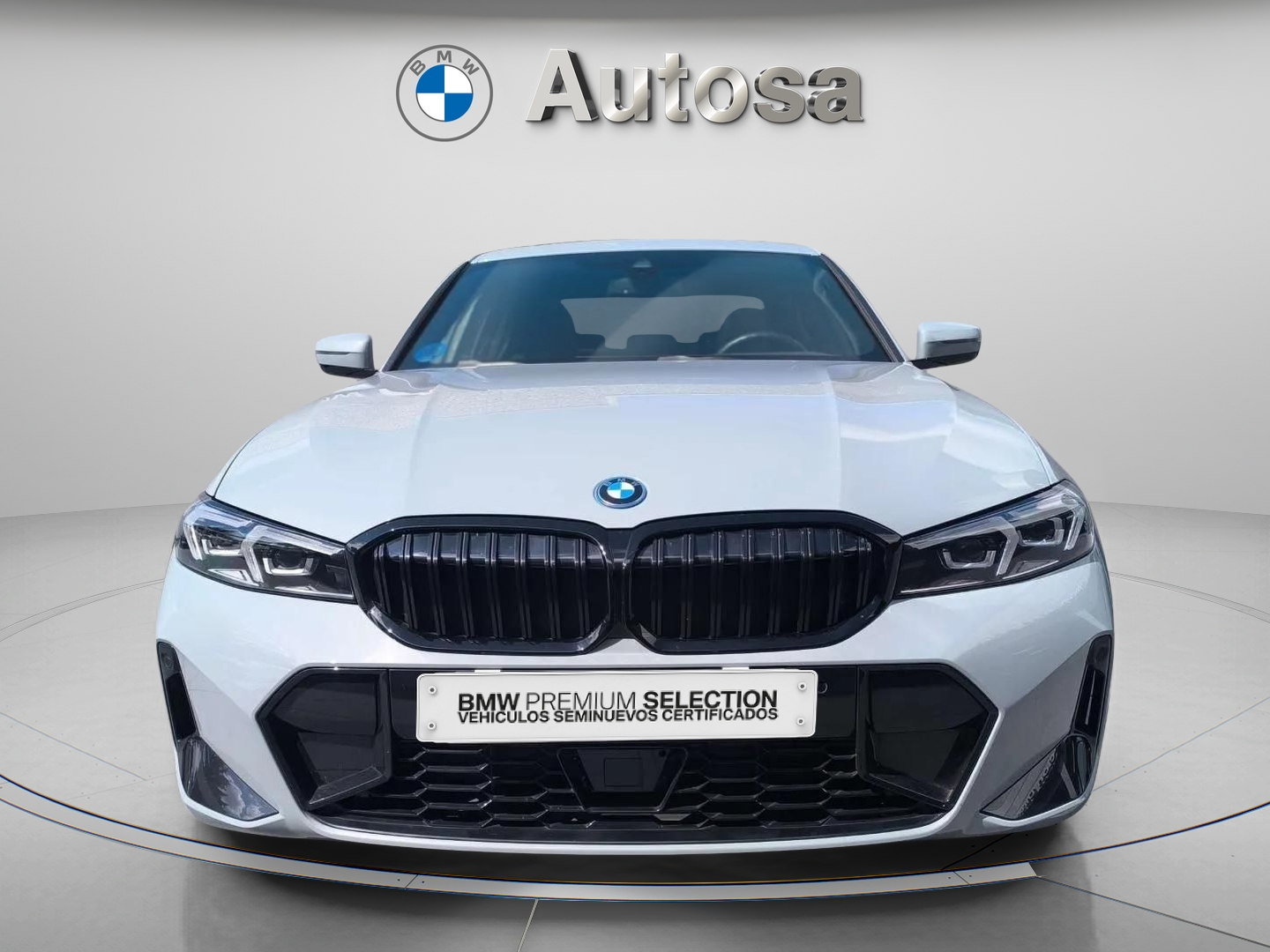 Fotos de BMW Serie 3 320e color Verde. Año 2023. 150KW(204CV). Híbrido Electro/Gasolina. En concesionario Automóviles Oviedo S.A. de Asturias