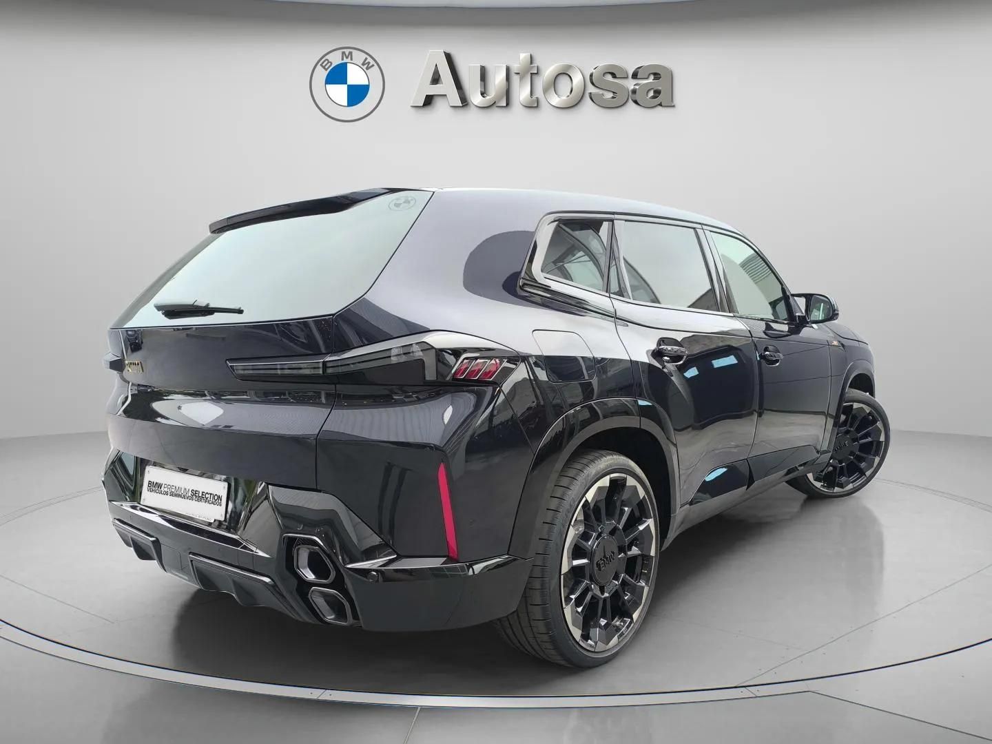 BMW XM XM 480 color Negro. Año 2025. 480KW(653CV). Híbrido Electro/Gasolina. En concesionario Automóviles Oviedo S.A. de Asturias