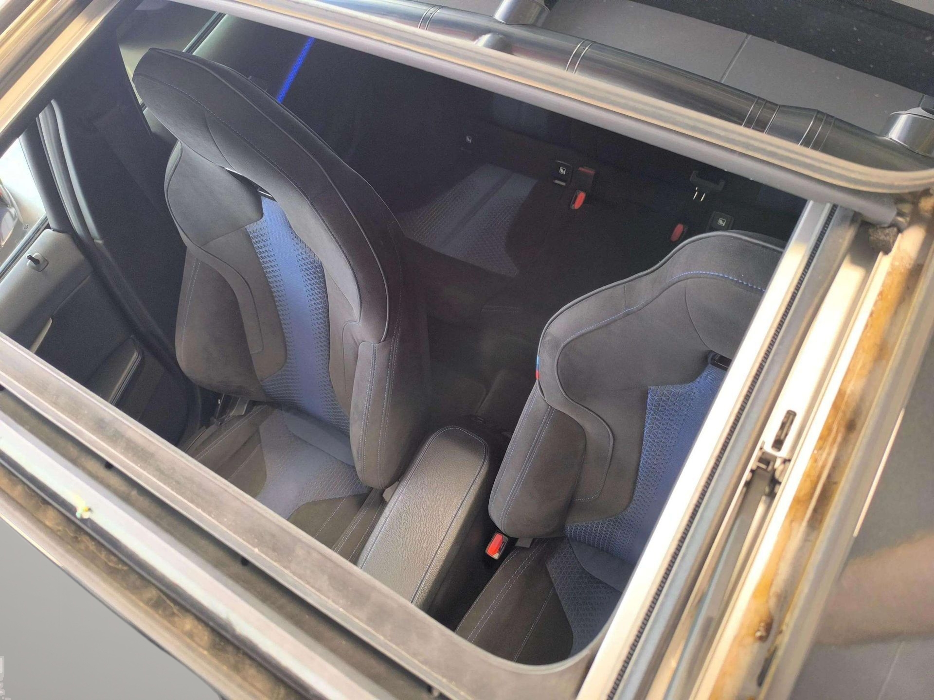 BMW Serie 1 118i color Negro. Año 2021. 103KW(140CV). Gasolina. En concesionario Automóviles Oviedo S.A. de Asturias