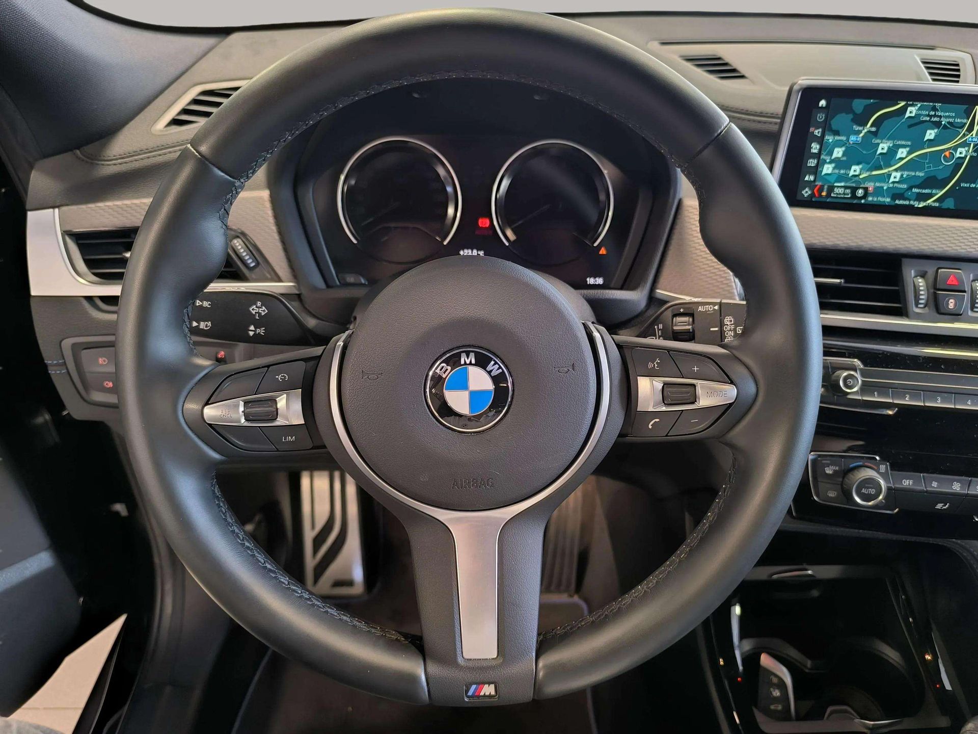 BMW X2 sDrive18i color Negro. Año 2018. 103KW(140CV). Gasolina. En concesionario Automóviles Oviedo S.A. de Asturias