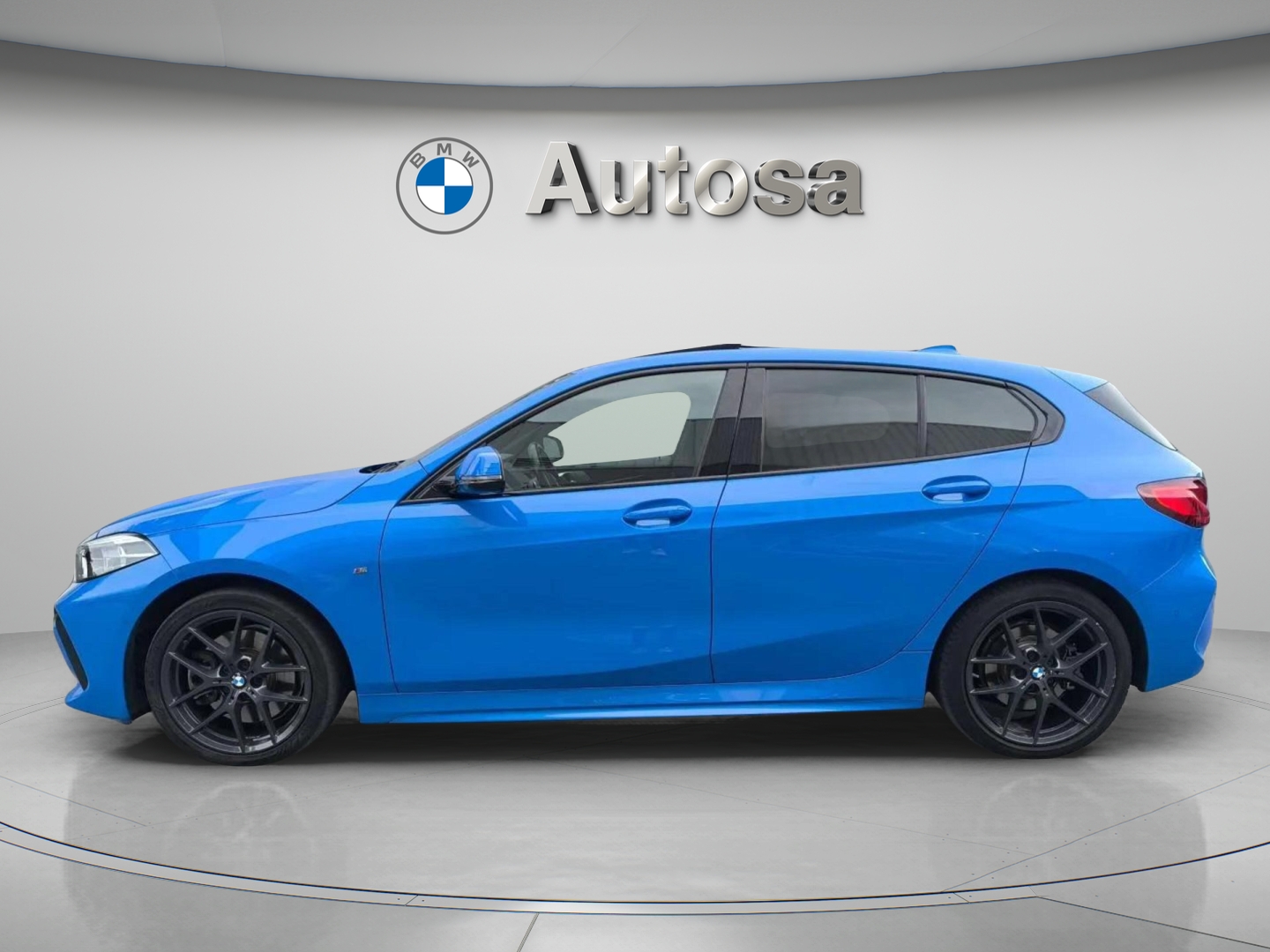 Fotos de BMW Serie 1 120i color Azul. Año 2021. 131KW(178CV). Gasolina. En concesionario Automóviles Oviedo S.A. de Asturias
