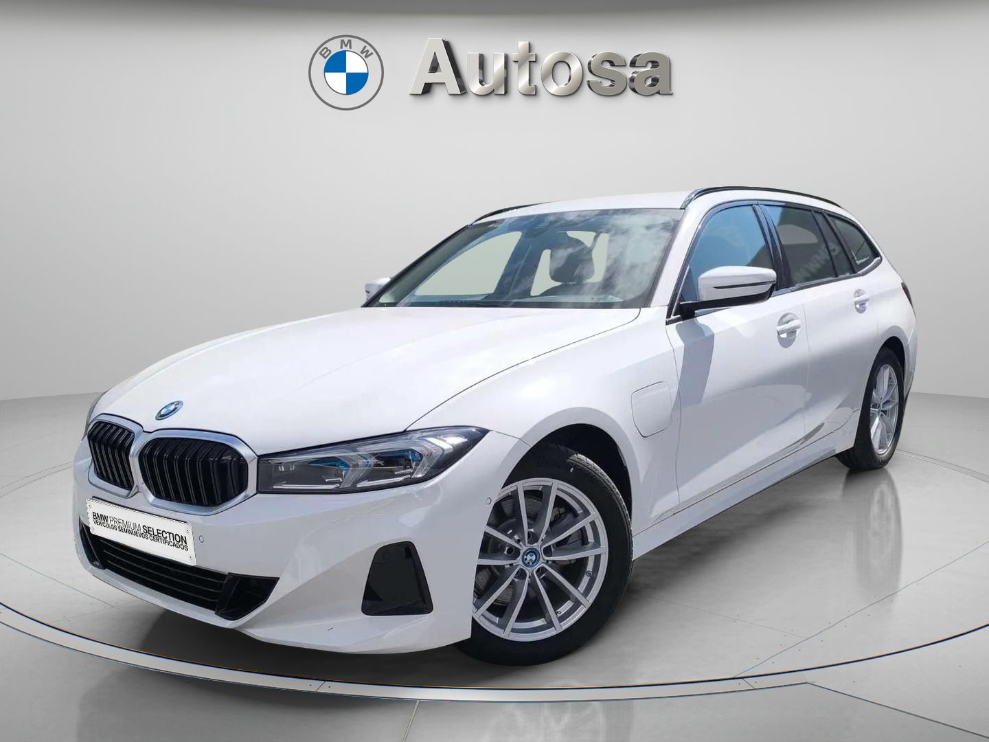 Fotos de BMW Serie 3 320e Touring color Blanco. Año 2025. 150KW(204CV). Híbrido Electro/Gasolina. En concesionario Automóviles Oviedo S.A. de Asturias