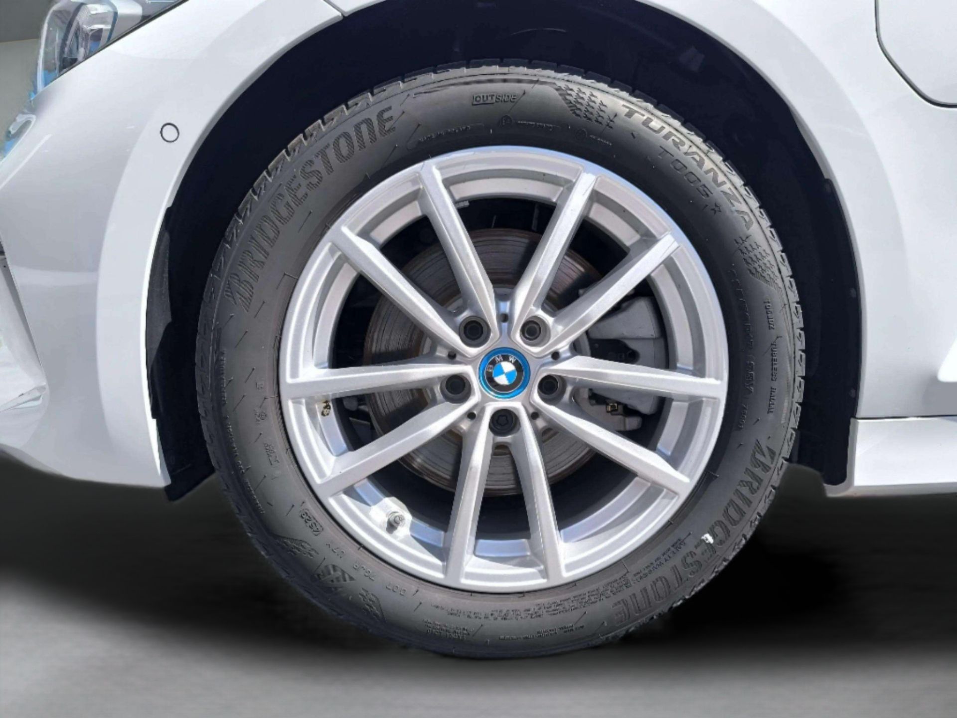 BMW Serie 3 320e Touring color Blanco. Año 2025. 150KW(204CV). Híbrido Electro/Gasolina. En concesionario Automóviles Oviedo S.A. de Asturias