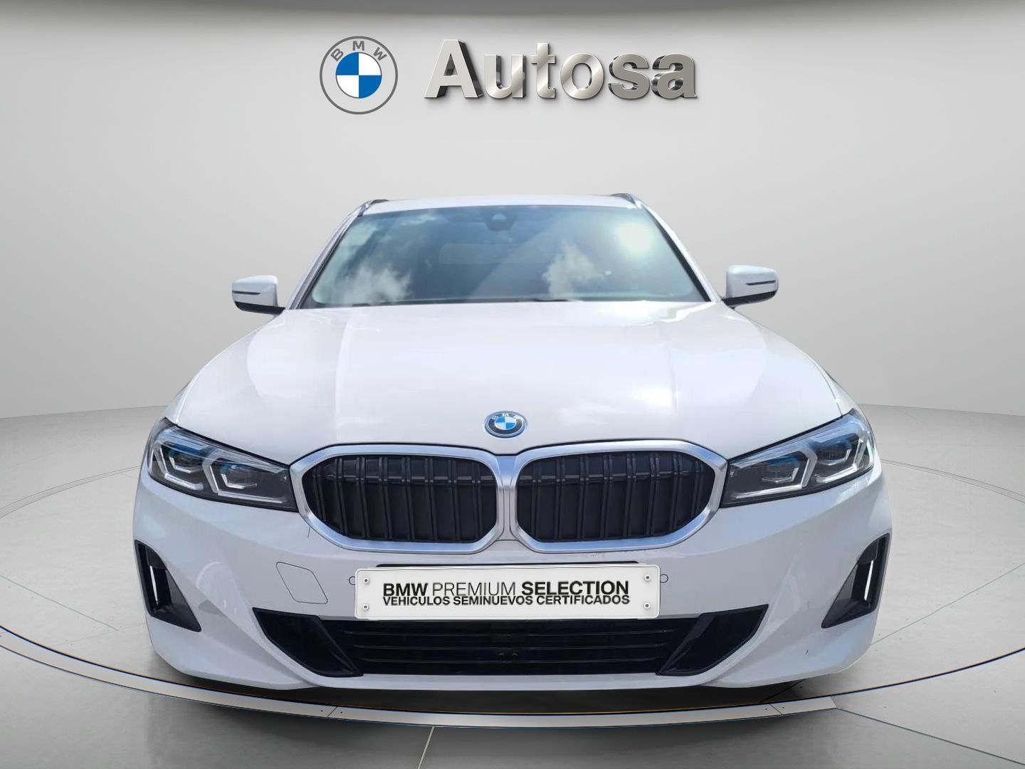 Fotos de BMW Serie 3 320e Touring color Blanco. Año 2025. 150KW(204CV). Híbrido Electro/Gasolina. En concesionario Automóviles Oviedo S.A. de Asturias