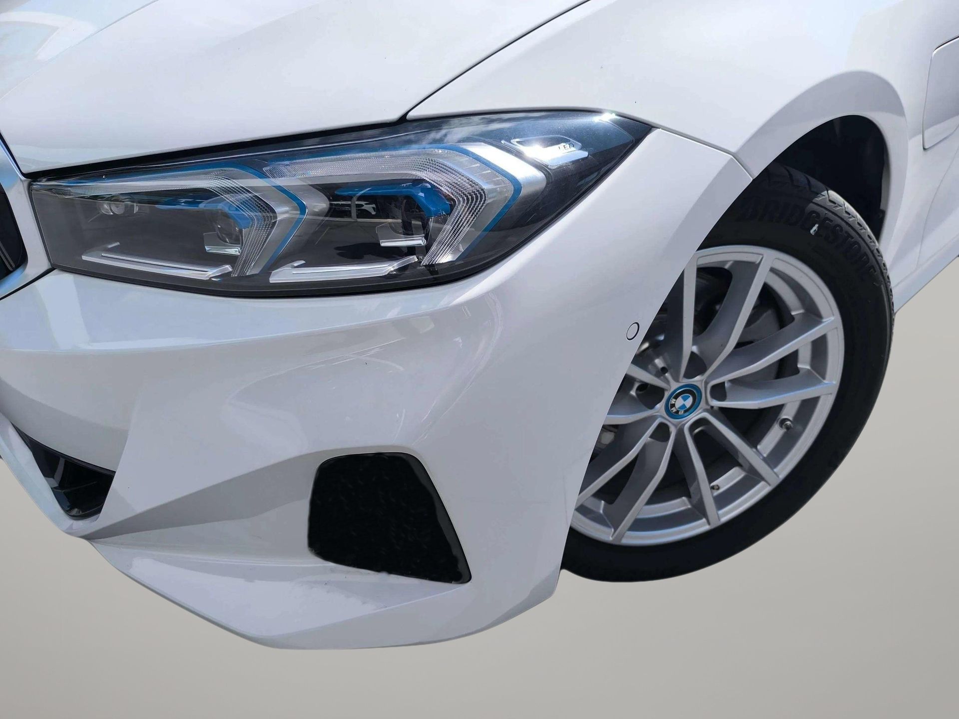 BMW Serie 3 320e Touring color Blanco. Año 2025. 150KW(204CV). Híbrido Electro/Gasolina. En concesionario Automóviles Oviedo S.A. de Asturias