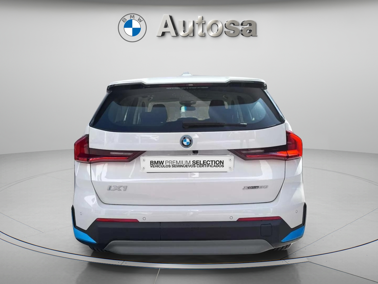 BMW iX1 xDrive30 color Blanco. Año 2025. 230KW(313CV). Eléctrico. En concesionario Automóviles Oviedo S.A. de Asturias