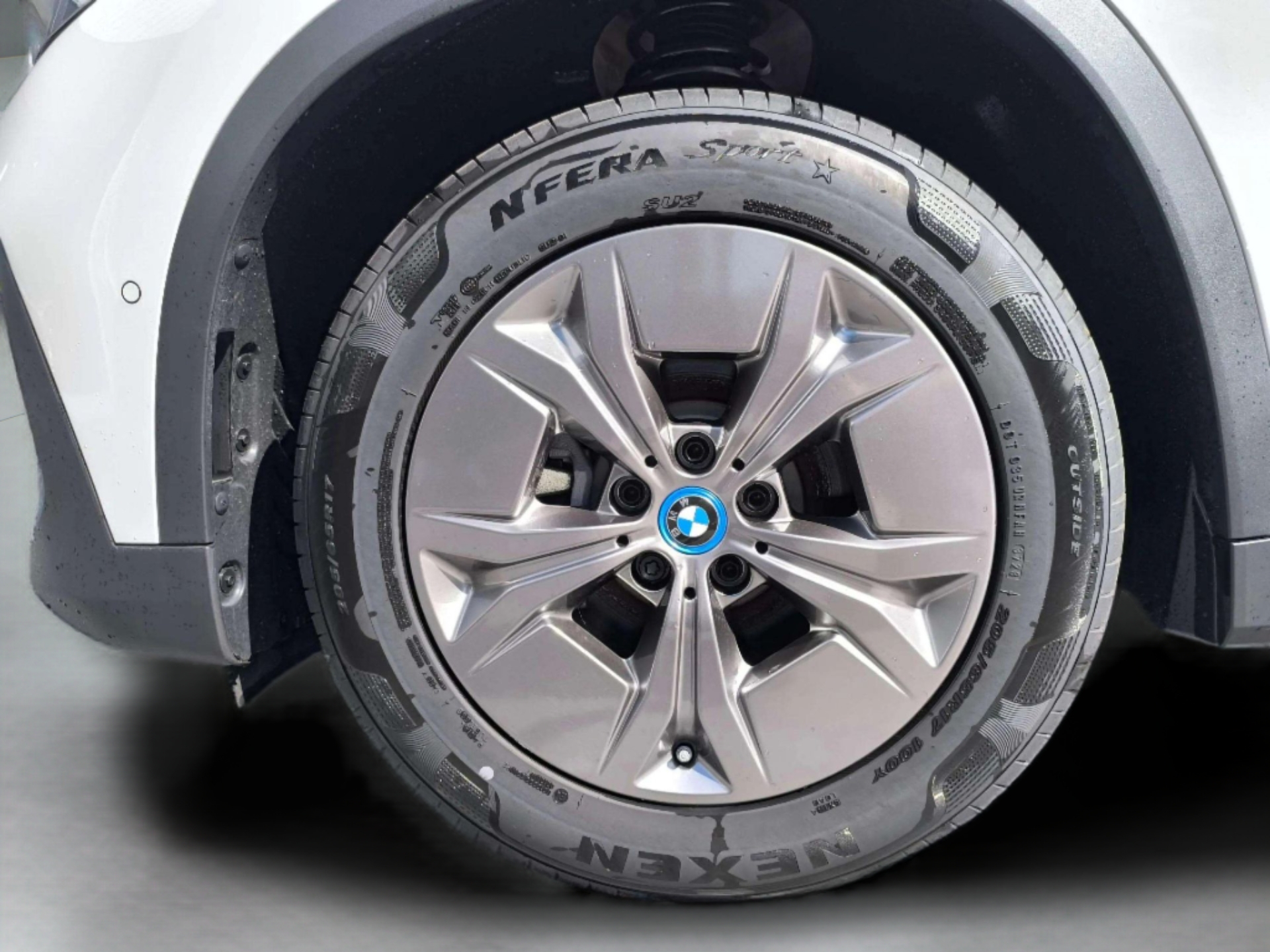BMW iX1 xDrive30 color Blanco. Año 2025. 230KW(313CV). Eléctrico. En concesionario Automóviles Oviedo S.A. de Asturias