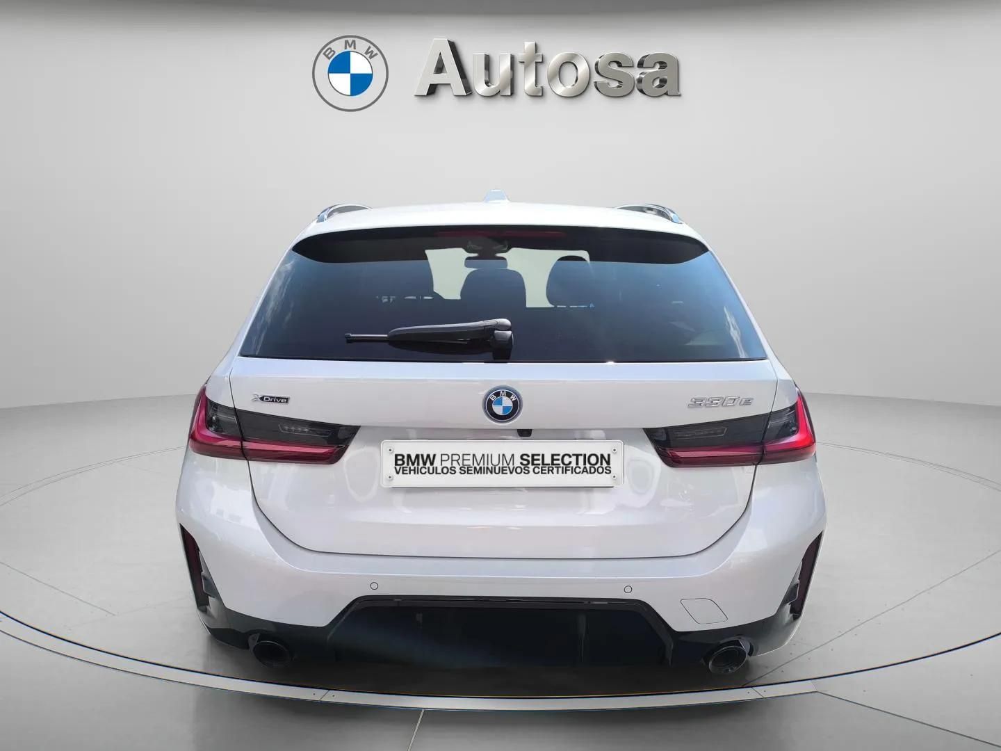 BMW Serie 3 330e Touring color Blanco. Año 2023. 215KW(292CV). Híbrido Electro/Gasolina. En concesionario Automóviles Oviedo S.A. de Asturias