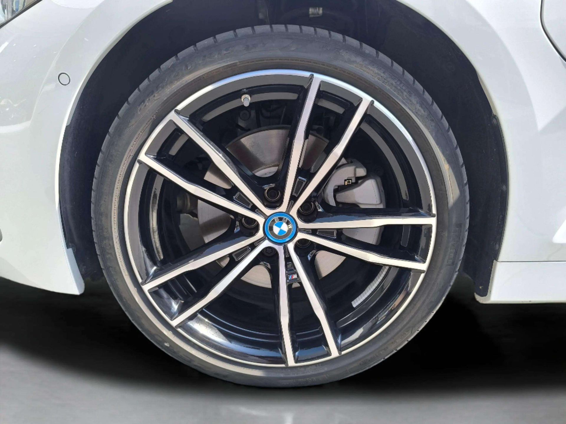 BMW Serie 3 330e Touring color Blanco. Año 2023. 215KW(292CV). Híbrido Electro/Gasolina. En concesionario Automóviles Oviedo S.A. de Asturias