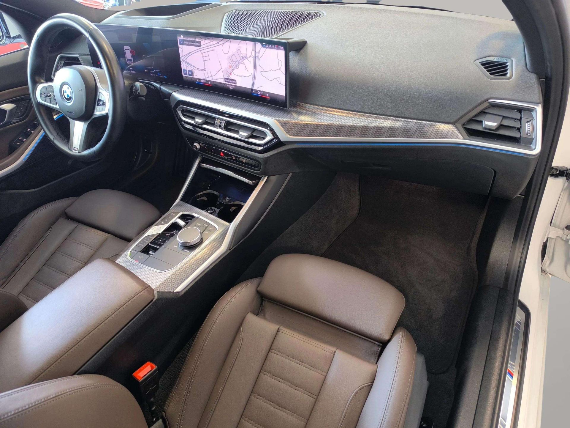 BMW Serie 3 330e Touring color Blanco. Año 2023. 215KW(292CV). Híbrido Electro/Gasolina. En concesionario Automóviles Oviedo S.A. de Asturias