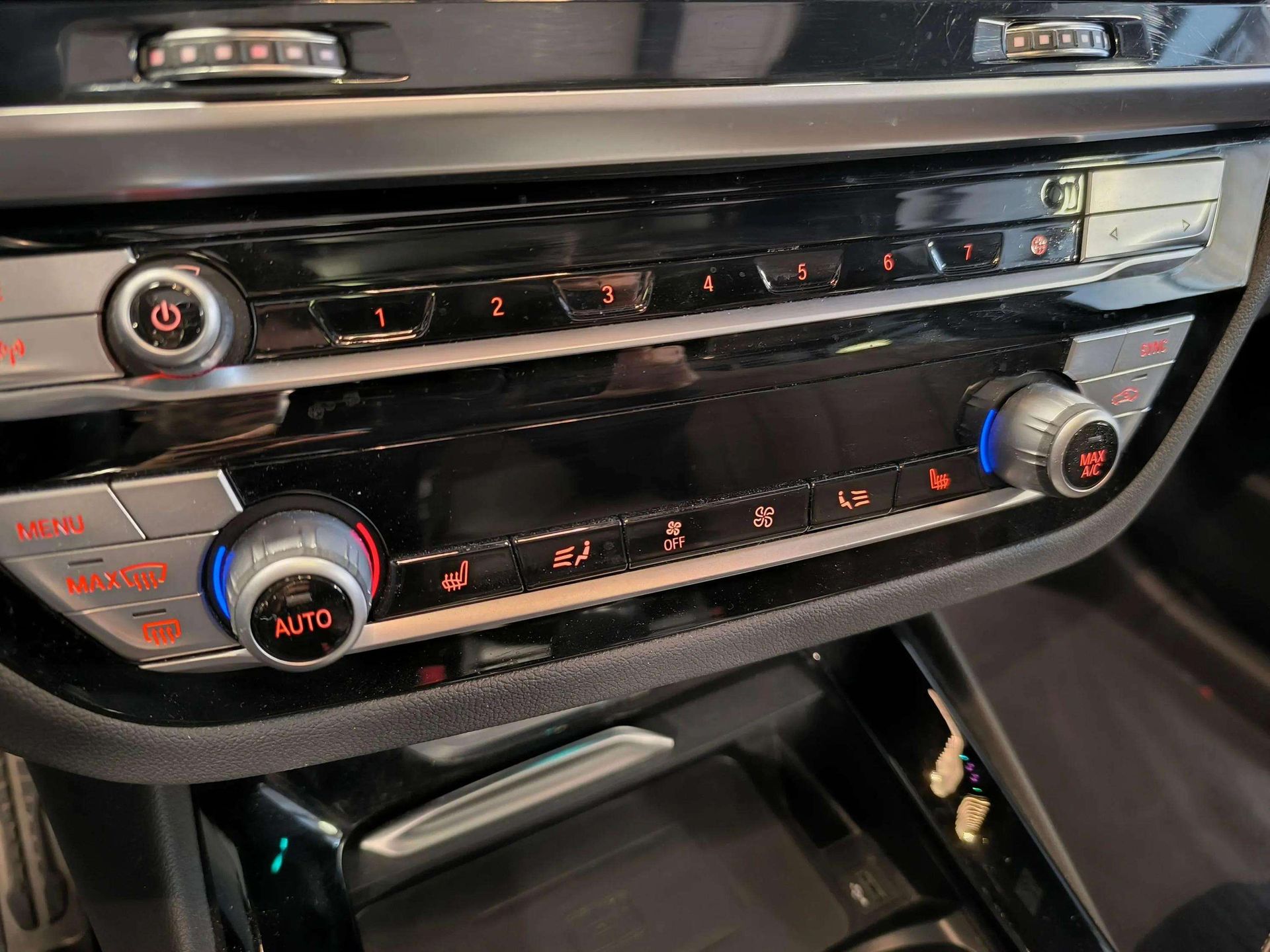 BMW X3 M40i color Negro. Año 2020. 260KW(354CV). Gasolina. En concesionario Automóviles Oviedo S.A. de Asturias