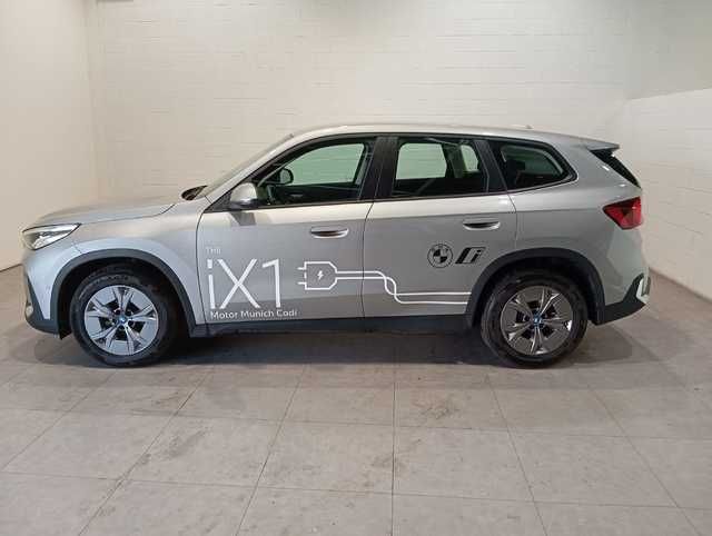 Fotos de BMW iX1 eDrive20 color Gris Plata. Año 2024. 150KW(204CV). Eléctrico. En concesionario Quadis Munich (Terrassa) de Barcelona