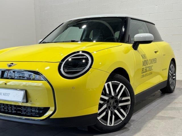fotoG 10 del MINI MINI 3 Puertas Cooper SE 160 kW (218 CV) 218cv Eléctrico del 2024 en Barcelona