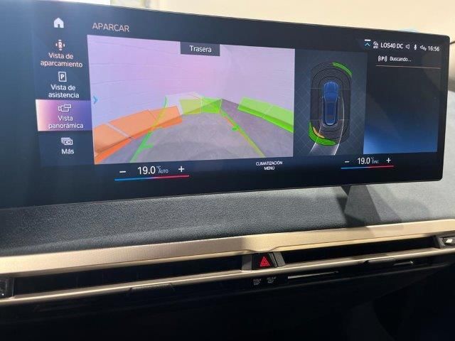 BMW iX xDrive40 color Azul. Año 2022. 240KW(326CV). Eléctrico. En concesionario Quadis Munich (Manresa) de Barcelona