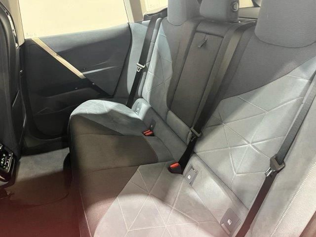 BMW iX xDrive40 color Azul. Año 2022. 240KW(326CV). Eléctrico. En concesionario Quadis Munich (Manresa) de Barcelona