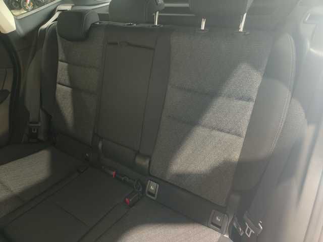 BMW X1 sDrive18i color Negro. Año 2024. 100KW(136CV). Gasolina. En concesionario Quadis Munich (Terrassa) de Barcelona