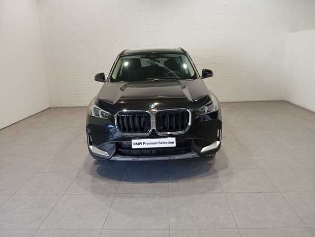 Fotos de BMW X1 sDrive18i color Negro. Año 2024. 100KW(136CV). Gasolina. En concesionario Quadis Munich (Terrassa) de Barcelona