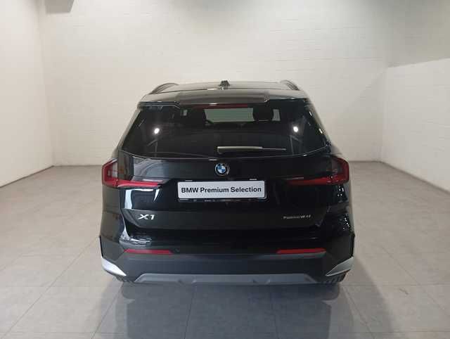 BMW X1 sDrive18i color Negro. Año 2024. 100KW(136CV). Gasolina. En concesionario Quadis Munich (Terrassa) de Barcelona
