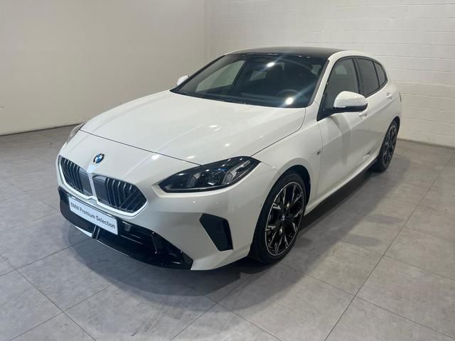 Fotos de BMW Serie 1 120d color Blanco. Año 2025. 120KW(163CV). Diésel. En concesionario Quadis Munich (Manresa) de Barcelona