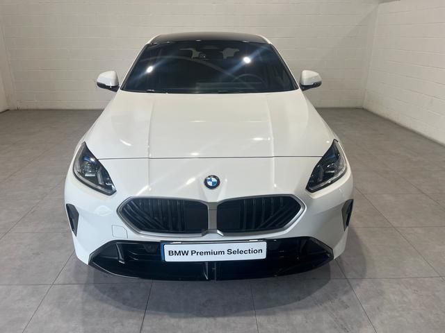 Fotos de BMW Serie 1 120d color Blanco. Año 2025. 120KW(163CV). Diésel. En concesionario Quadis Munich (Manresa) de Barcelona