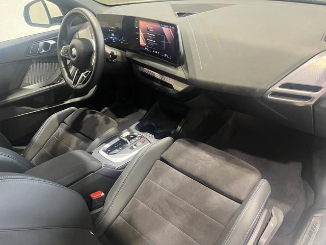 BMW Serie 1 120d color Blanco. Año 2025. 120KW(163CV). Diésel. En concesionario Quadis Munich (Manresa) de Barcelona