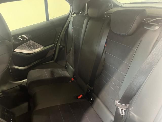 BMW Serie 1 120d color Blanco. Año 2025. 120KW(163CV). Diésel. En concesionario Quadis Munich (Manresa) de Barcelona