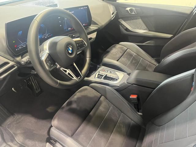 BMW Serie 1 120d color Blanco. Año 2025. 120KW(163CV). Diésel. En concesionario Quadis Munich (Manresa) de Barcelona