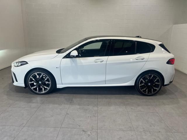 Fotos de BMW Serie 1 120d color Blanco. Año 2025. 120KW(163CV). Diésel. En concesionario Quadis Munich (Manresa) de Barcelona