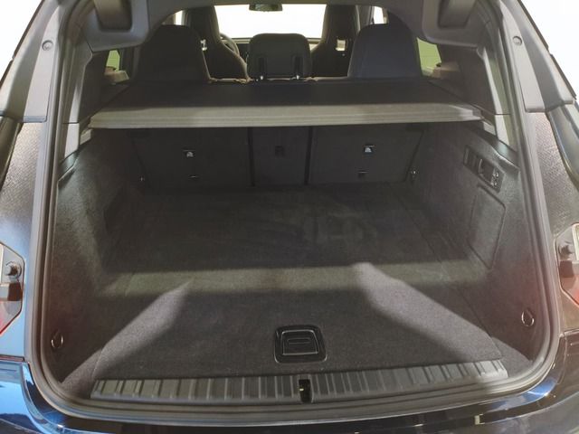 BMW iX xDrive45 color Negro. Año 2025. 300KW(408CV). Eléctrico. En concesionario Quadis Munich (Terrassa) de Barcelona