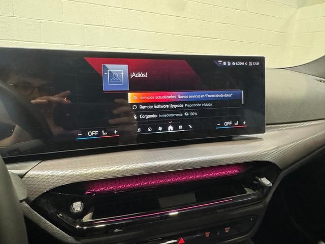 BMW i4 eDrive40 color Gris. Año 2025. 250KW(340CV). Eléctrico. En concesionario Quadis Munich de Barcelona