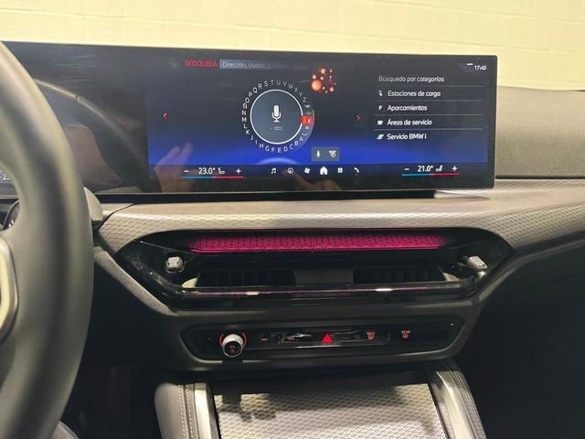 BMW i4 eDrive40 color Gris. Año 2025. 250KW(340CV). Eléctrico. En concesionario Quadis Munich de Barcelona