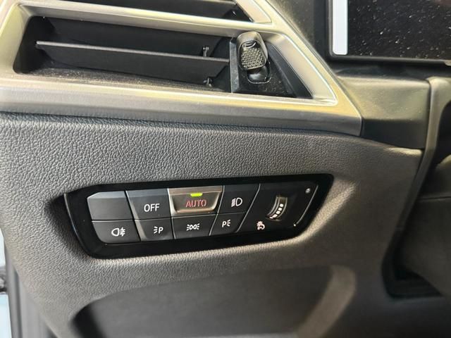 BMW i4 eDrive40 color Gris. Año 2025. 250KW(340CV). Eléctrico. En concesionario Quadis Munich de Barcelona