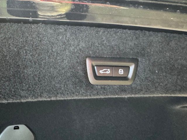 BMW i7 xDrive60 color Negro. Año 2024. 400KW(544CV). Eléctrico. En concesionario Quadis Munich (Terrassa) de Barcelona