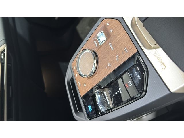 BMW i7 xDrive60 color Negro. Año 2024. 400KW(544CV). Eléctrico. En concesionario Quadis Munich (Terrassa) de Barcelona