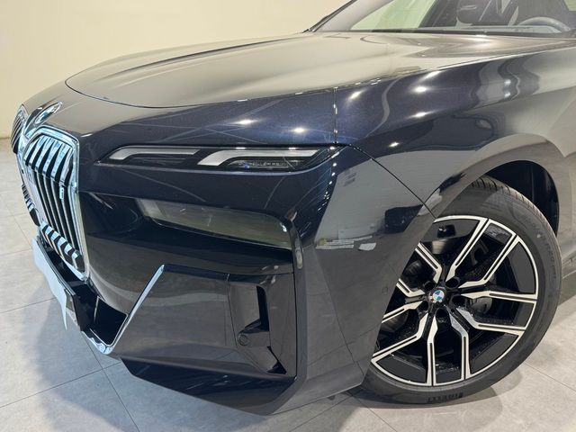 BMW i7 xDrive60 color Negro. Año 2024. 400KW(544CV). Eléctrico. En concesionario Quadis Munich (Terrassa) de Barcelona