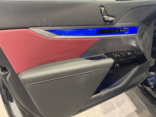 BMW i7 xDrive60 color Negro. Año 2024. 400KW(544CV). Eléctrico. En concesionario Quadis Munich (Terrassa) de Barcelona