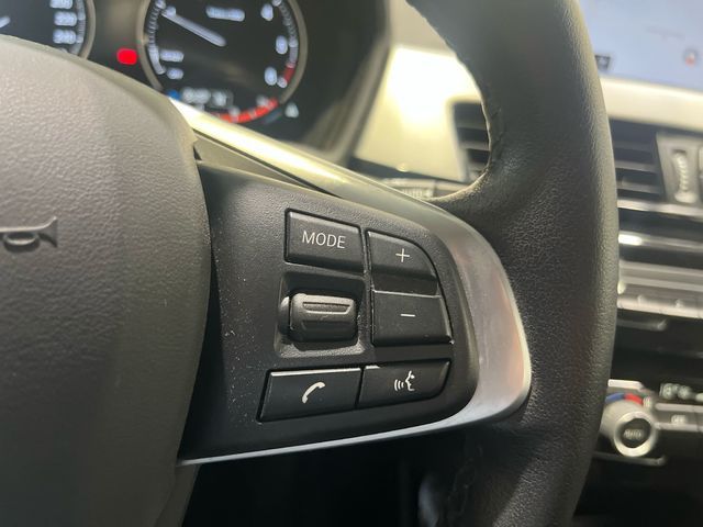 BMW X2 sDrive16d color Negro. Año 2021. 85KW(116CV). Diésel. En concesionario Quadis Munich (Manresa) de Barcelona