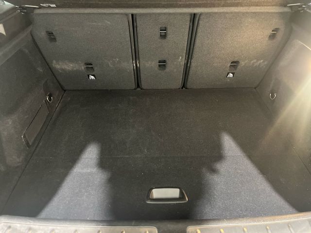 BMW X2 sDrive16d color Negro. Año 2021. 85KW(116CV). Diésel. En concesionario Quadis Munich (Manresa) de Barcelona