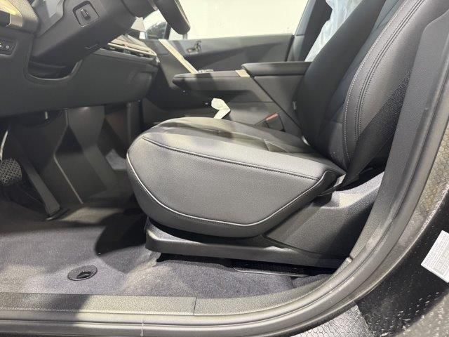 BMW iX xDrive50 color Negro. Año 2024. 385KW(523CV). Eléctrico. En concesionario Quadis Munich (Manresa) de Barcelona