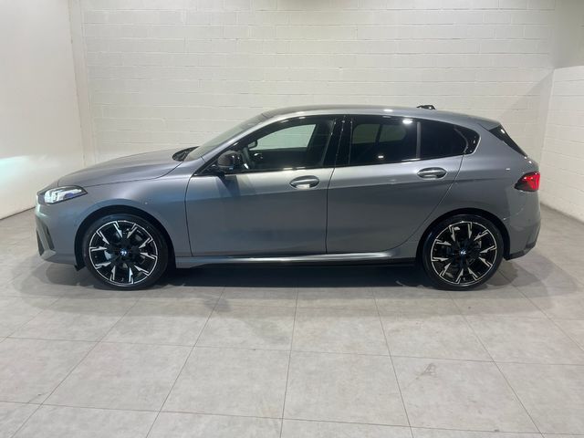 Fotos de BMW Serie 1 120d color Gris. Año 2025. 120KW(163CV). Diésel. En concesionario Quadis Munich (Terrassa) de Barcelona