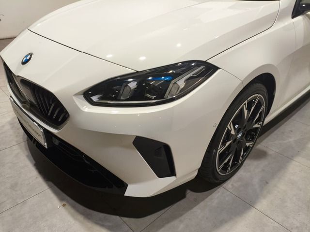 BMW Serie 1 120d color Blanco. Año 2025. 120KW(163CV). Diésel. En concesionario Quadis Munich (Terrassa) de Barcelona