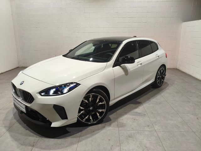 BMW Serie 1 120d color Blanco. Año 2025. 120KW(163CV). Diésel. En concesionario Quadis Munich (Terrassa) de Barcelona