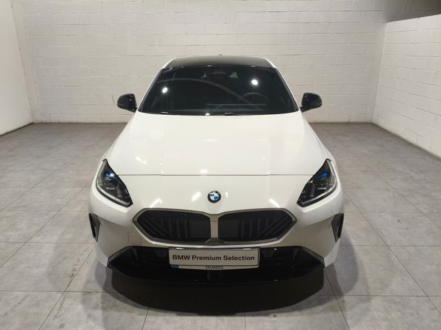 Fotos de BMW Serie 1 120d color Blanco. Año 2025. 120KW(163CV). Diésel. En concesionario Quadis Munich (Terrassa) de Barcelona