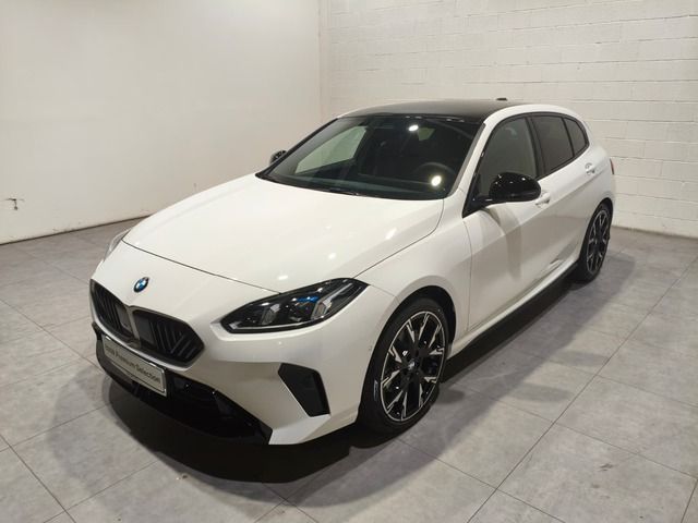 Fotos de BMW Serie 1 120d color Blanco. Año 2025. 120KW(163CV). Diésel. En concesionario Quadis Munich (Terrassa) de Barcelona