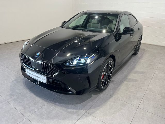 Fotos de BMW Serie 2 220i Gran Coupe color Negro. Año 2025. 125KW(170CV). Gasolina. En concesionario Quadis Munich (Terrassa) de Barcelona