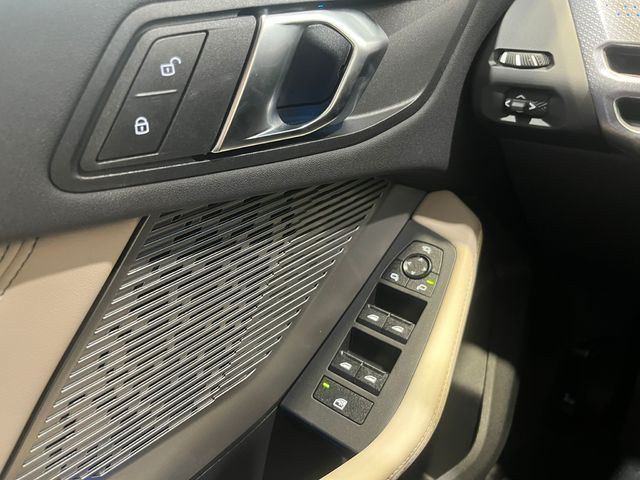 BMW Serie 2 220i Gran Coupe color Negro. Año 2025. 125KW(170CV). Gasolina. En concesionario Quadis Munich (Terrassa) de Barcelona