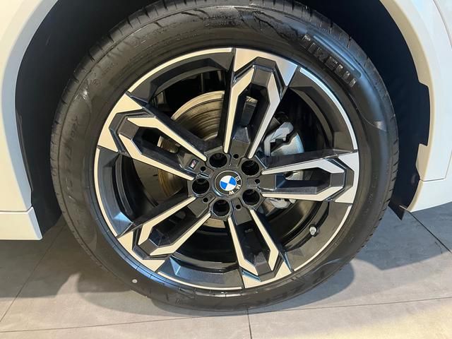 BMW X2 sDrive18d color Blanco. Año 2025. 110KW(150CV). Diésel. En concesionario Quadis Munich (Terrassa) de Barcelona