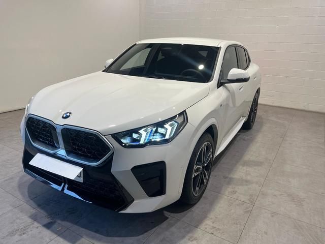 BMW X2 sDrive18d color Blanco. Año 2025. 110KW(150CV). Diésel. En concesionario Quadis Munich (Terrassa) de Barcelona