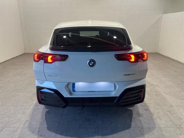 BMW X2 sDrive18d color Blanco. Año 2025. 110KW(150CV). Diésel. En concesionario Quadis Munich (Terrassa) de Barcelona