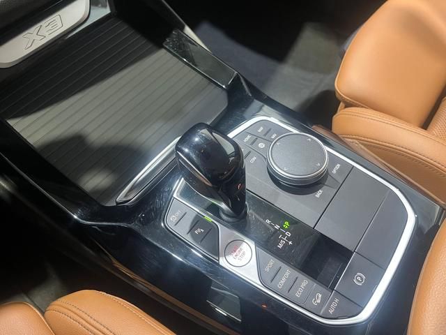 BMW X3 xDrive20d color Gris. Año 2022. 140KW(190CV). Diésel. En concesionario Quadis Munich (Manresa) de Barcelona